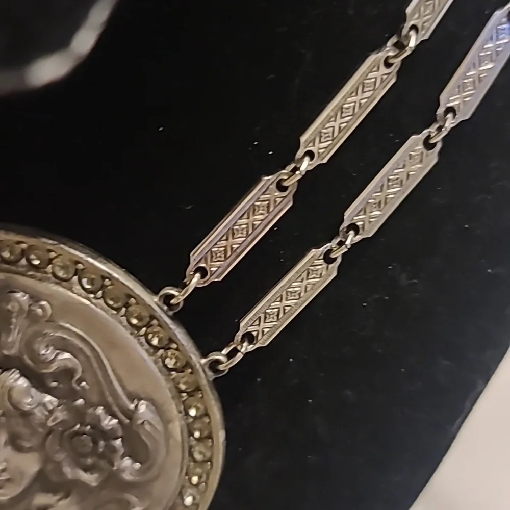 Vintage 1960 Silver Golddette Lady Medallion. Beautiful Unique. Rare. - Picture 11 of 15